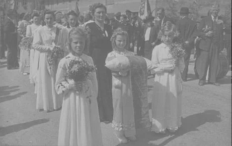 fest50jahremitdamen2.JPG